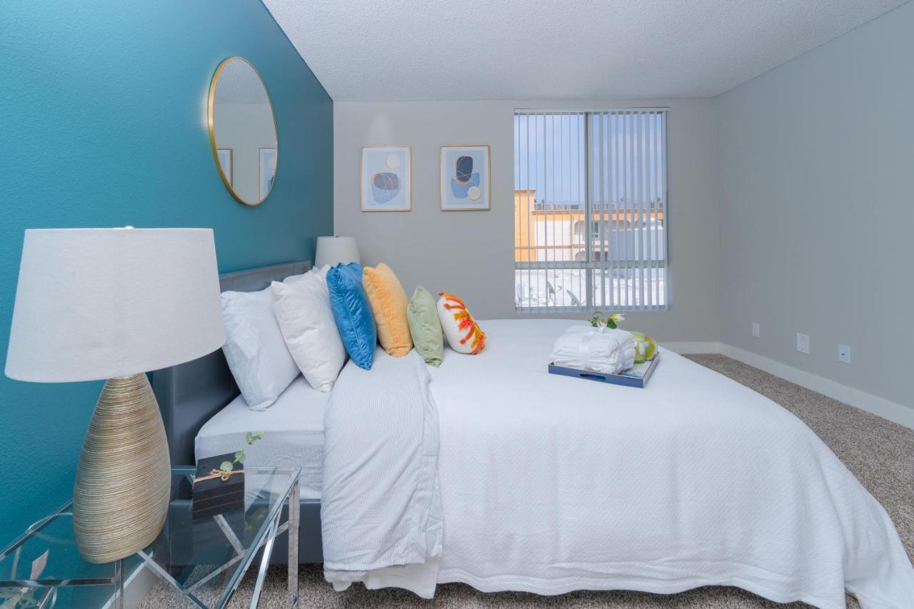 Universal Studios 8 Min Drive Two Bedroom Apartment With Free Parking Лос-Анджелес Экстерьер фото