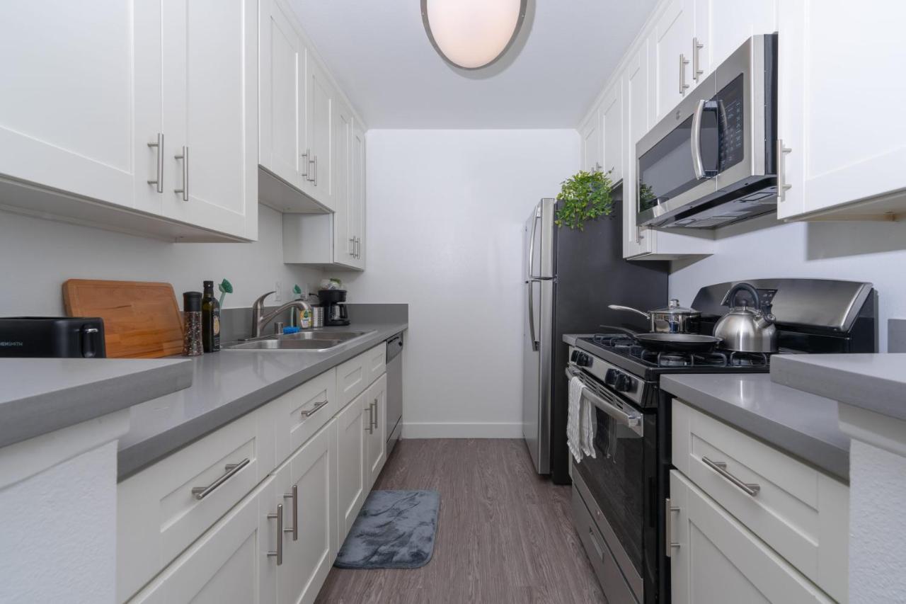Universal Studios 8 Min Drive Two Bedroom Apartment With Free Parking Лос-Анджелес Экстерьер фото