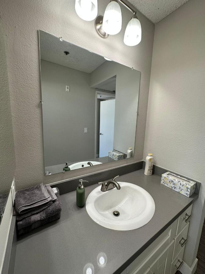 Universal Studios 8 Min Drive Two Bedroom Apartment With Free Parking Лос-Анджелес Экстерьер фото